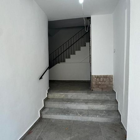 Host Apartament Elio ティラナ エクステリア 写真