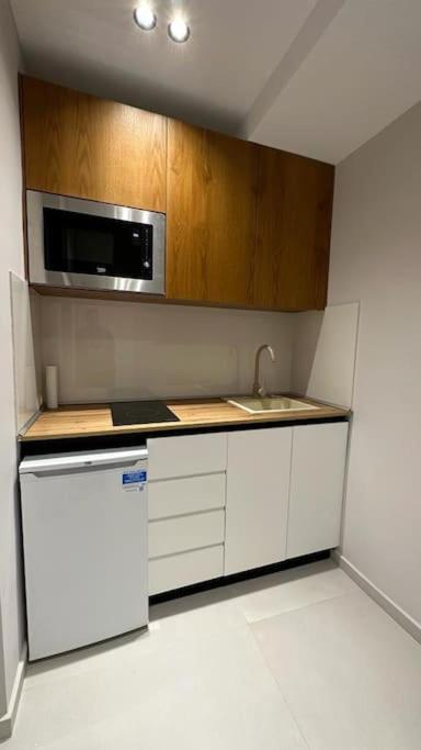 Host Apartament Elio ティラナ エクステリア 写真