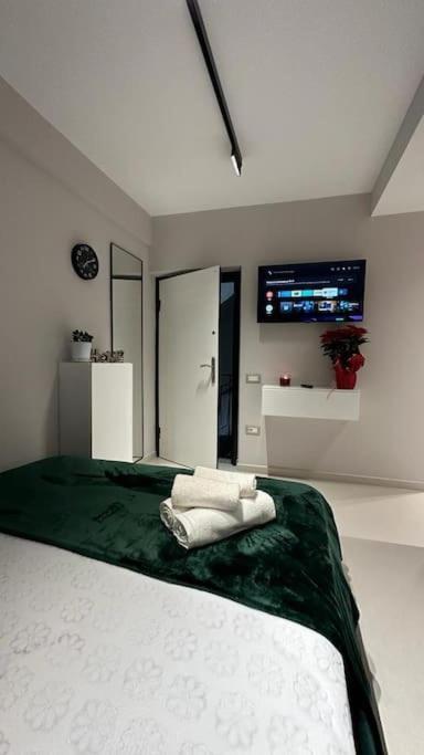 Host Apartament Elio ティラナ エクステリア 写真