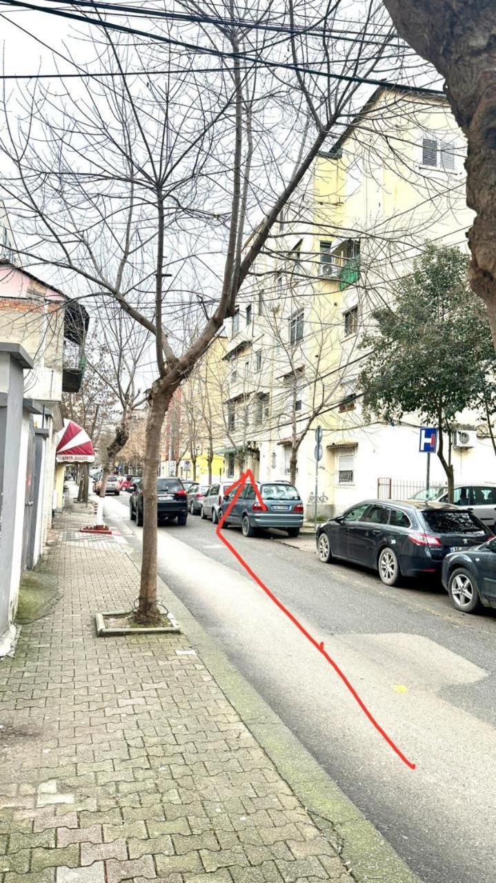 Host Apartament Elio ティラナ エクステリア 写真